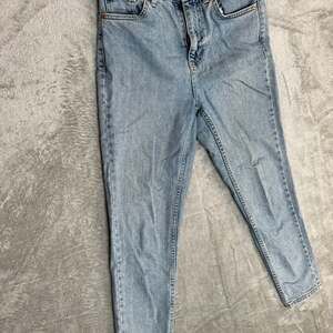 Topshop Light Wash Jeans, Mom Fit, Comfortable Denim W28 L30
